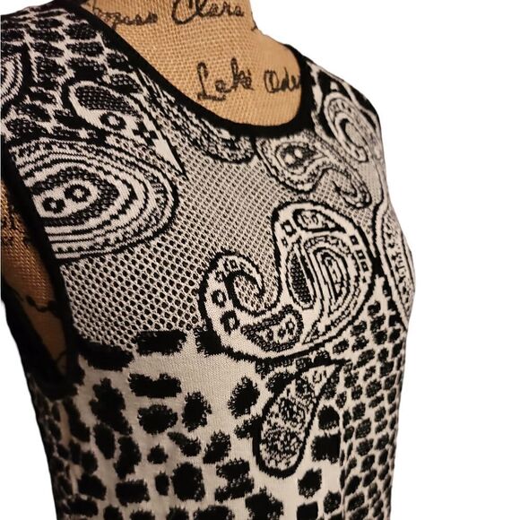 Preston & York Knit Black and White Paisley Top Size M - Picture 4 of 7